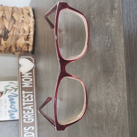 Glasses - Picture 1 of 2